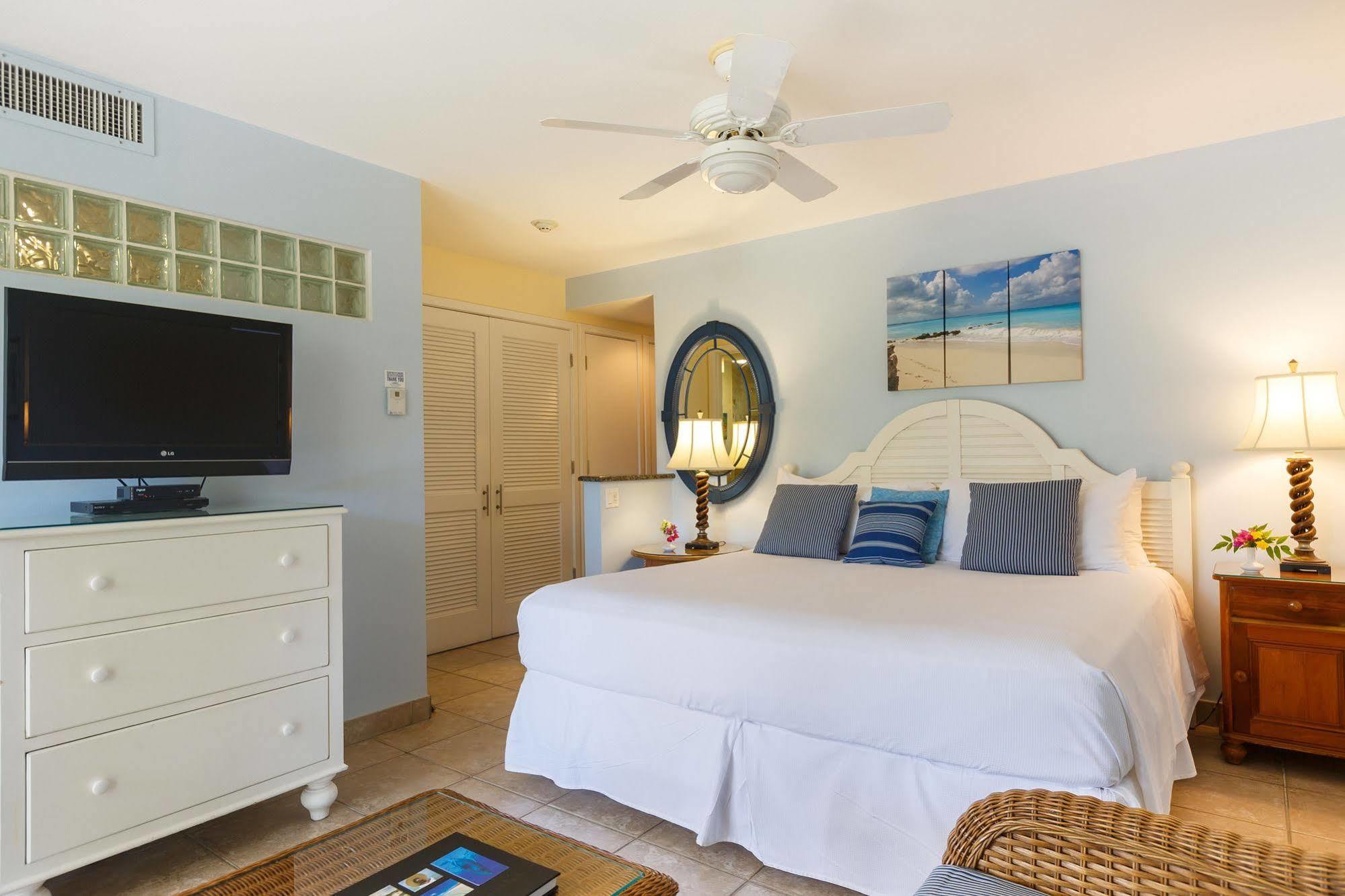 Ocean Club West Resort Grace Bay Exterior photo