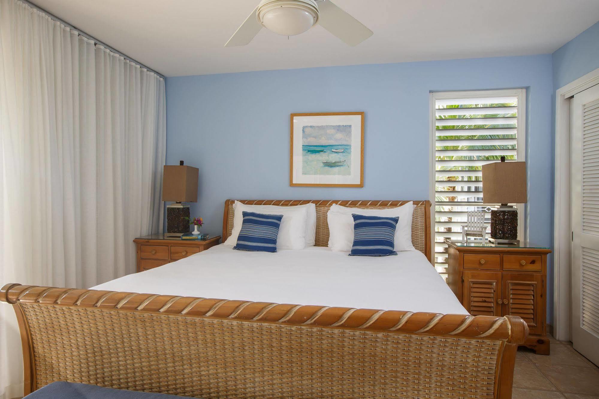 Ocean Club West Resort Grace Bay Exterior photo